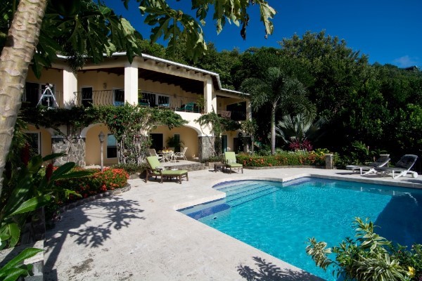 bay tree villa pool